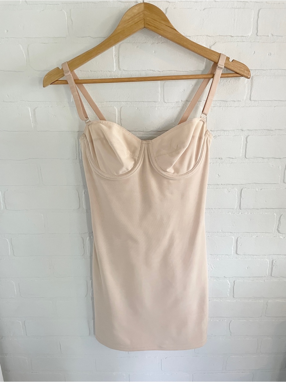 Nancy Ganz Bodyslimmer Shapewear Slip Adjustable Straps Nude Sz 34B / 75